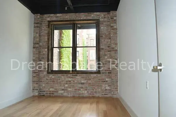 Rented by Dream Space Realty | media 52