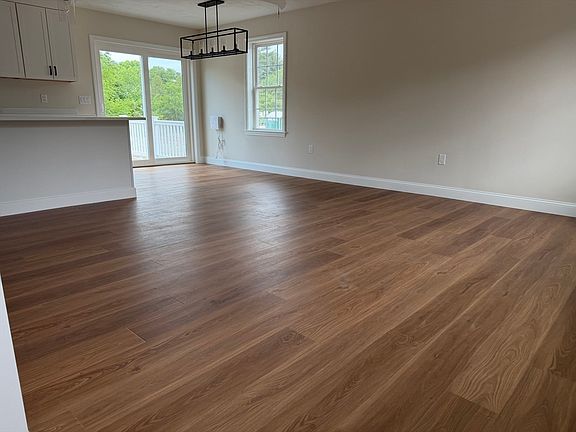 5th image of 7 Hudson Dr #B