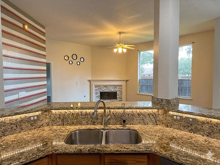 19410 Colony Trail Ln — Photo 4