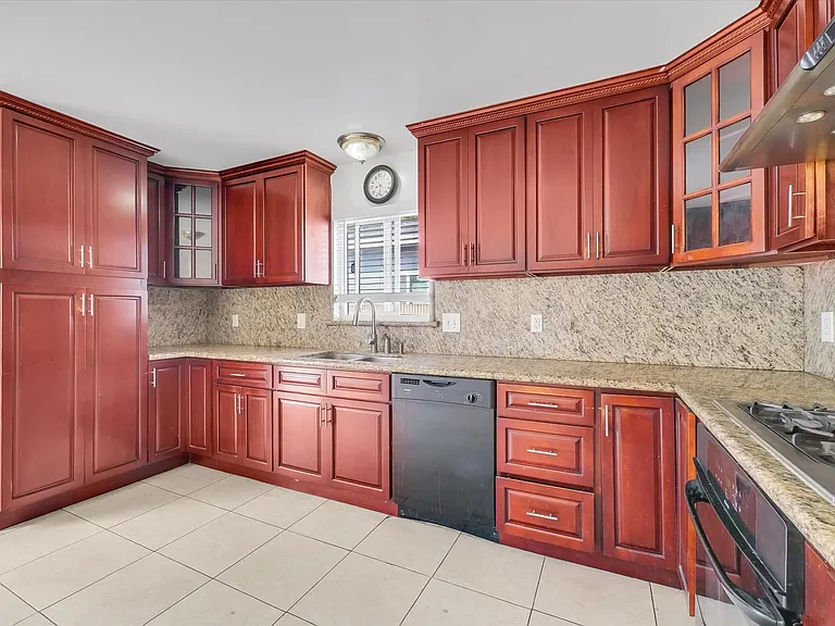 8801 Mays Ave — Photo 4