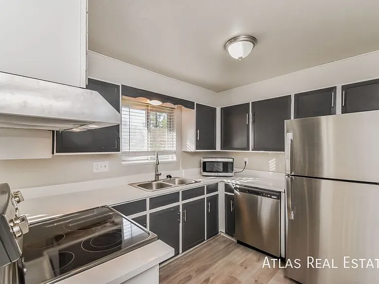 49 S Roosevelt St — Photo 6