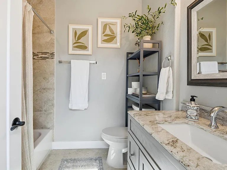 410 Peach St — Photo 26