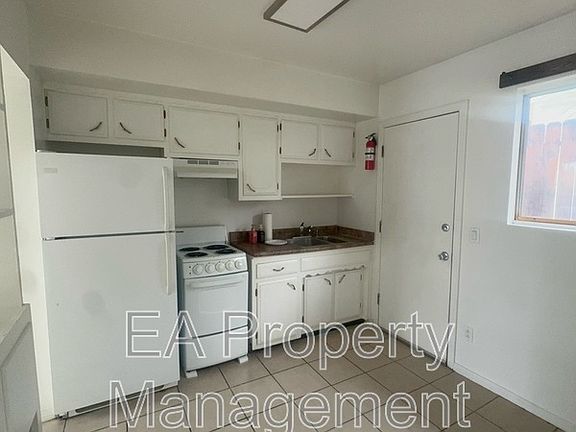 4th image of 10108 Comanche Rd NE #B