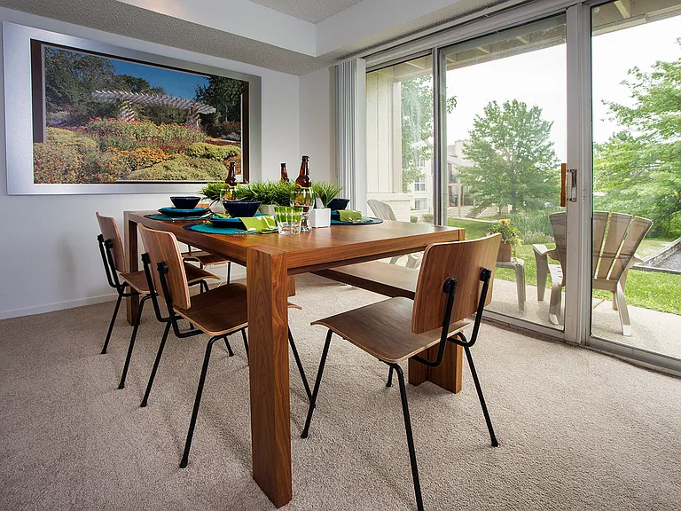Briar Cove Apartments — Photo 9