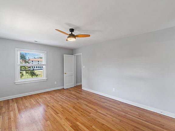 5th image of 3825 Hawthorne Ave #2