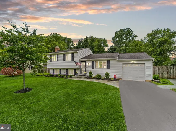 2724 Wrexham Ct, Herndon, VA 20171