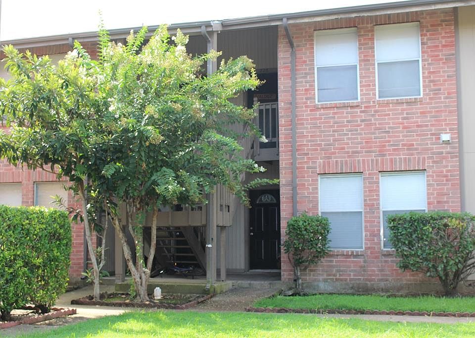 1st image of 418 Garland Dr APT 228