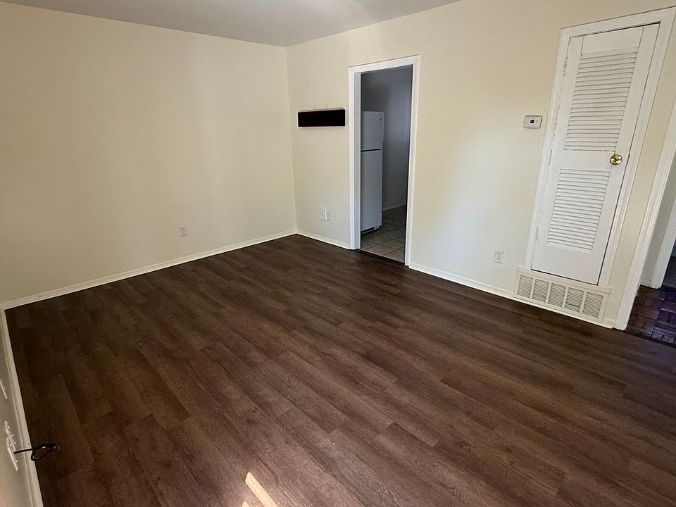 Front/Living/Family room