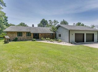 W9456 Schroeder Ln, Crivitz, WI 54114
