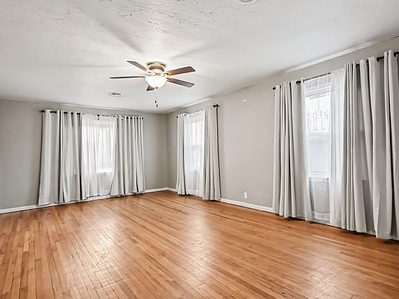4th image of 701 N Elm St