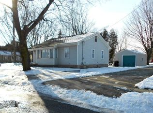 109 Pleasant St, Sparta, MI 49345