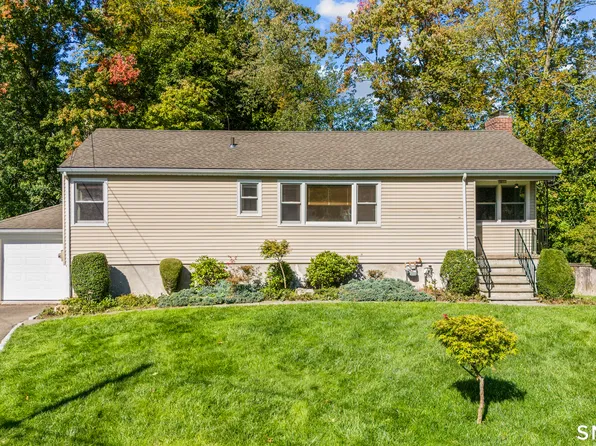 33 Cedar Circle, Stamford, CT 06905