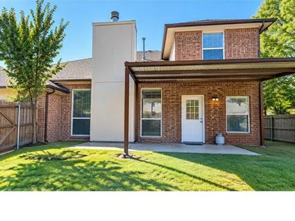 8817 Bayshore Ln, Rowlett, TX 75088