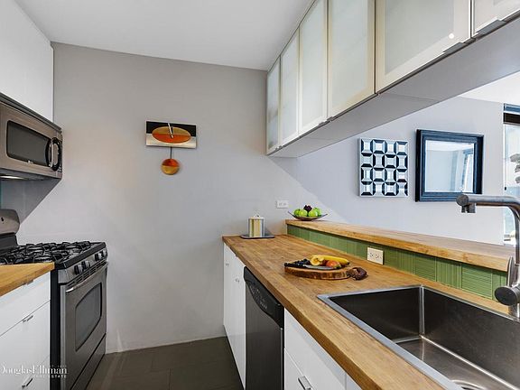 4th image of 215 W 95th St APT 11E