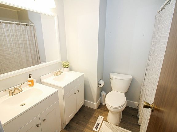 4th image of 6407 Devonshire Dr NE