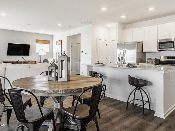 4th image of 5022 Irwin Way