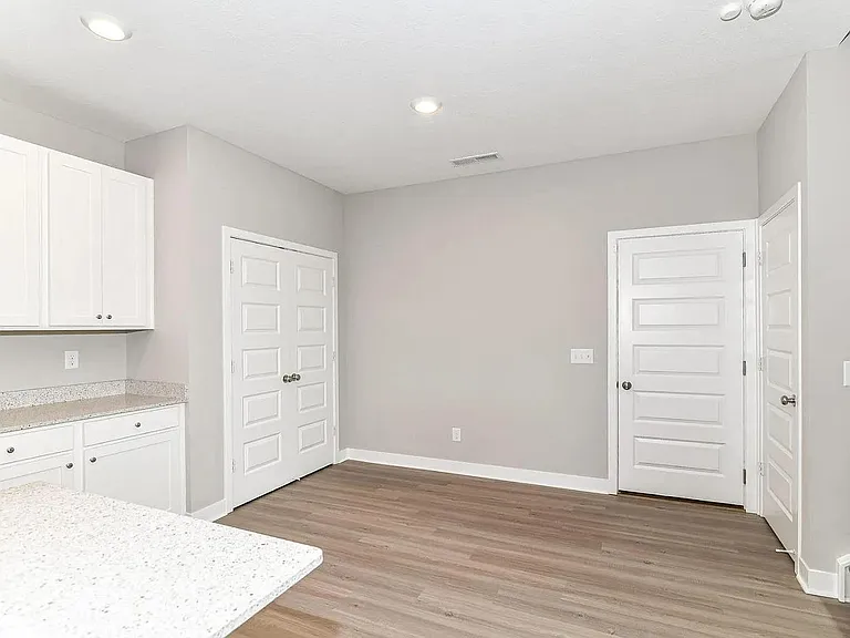 1936 Rowena Ln — Photo 23
