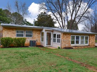 2814 Holiday Dr SW, Huntsville, AL 35805