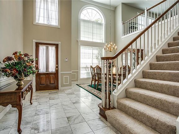 3rd image of 2111 Woodbury Pl