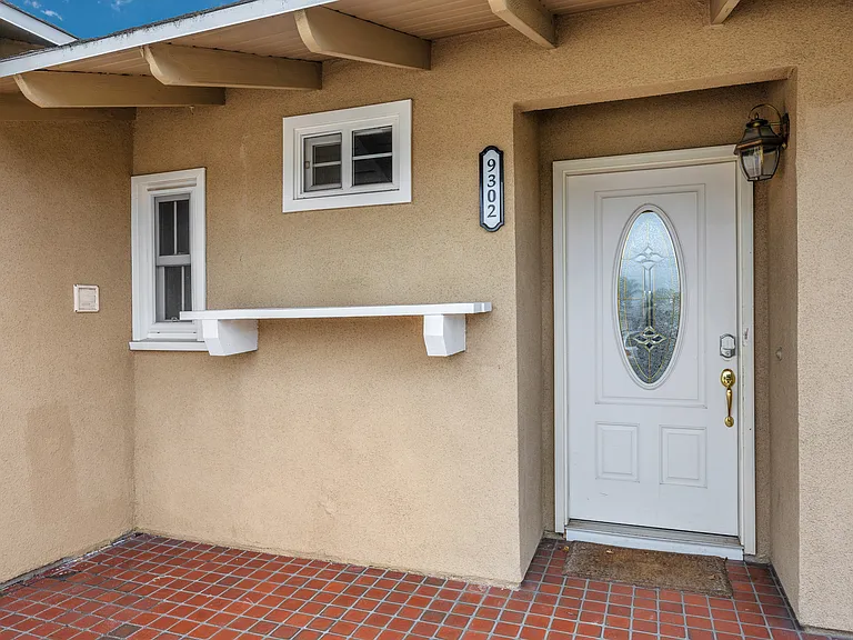 9302 Tina Way — Photo 15