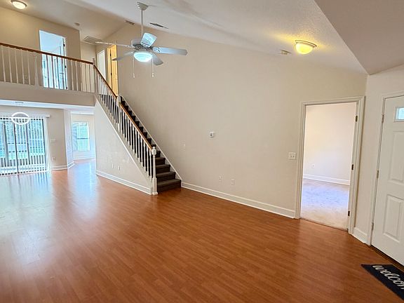 5th image of 940 Fenton Ave #19