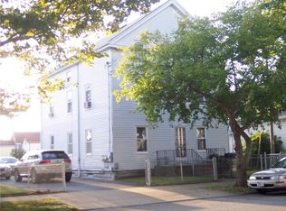 427 High St, Bristol, RI 02809