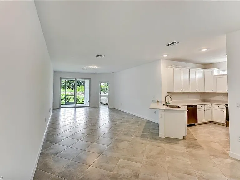 20545 Hazelnut Ct S — Photo 12