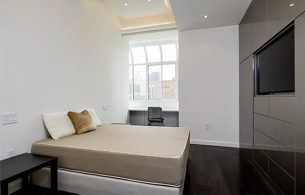 Rented by Brown Harris Stevens | media 10