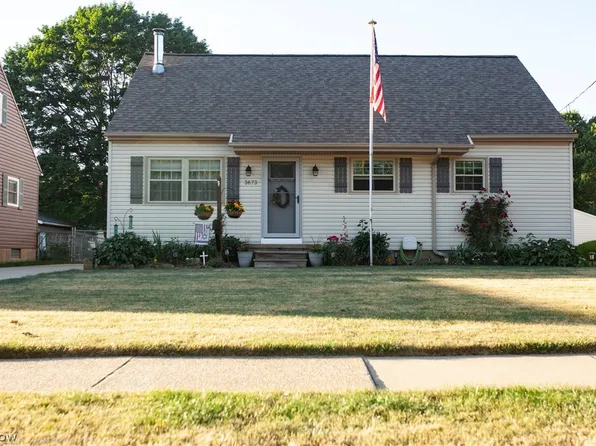 3673 Orchard St, Mogadore, OH 44260