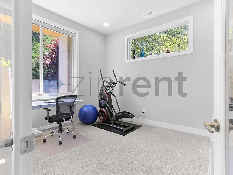 24369 NE 24th St — Photo 9