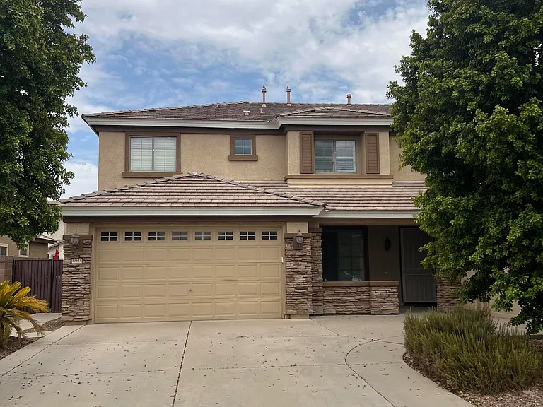 13518 W Verde Ln — Photo 2