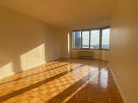 2nd image of 500 W 43rd St APT 25J