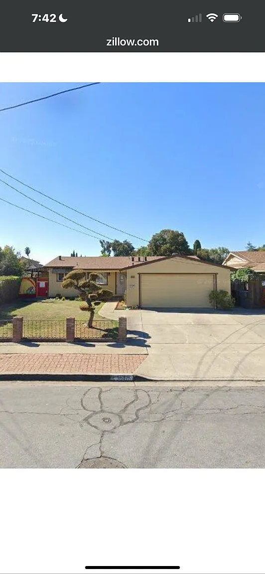 36475 Christine St photo 1