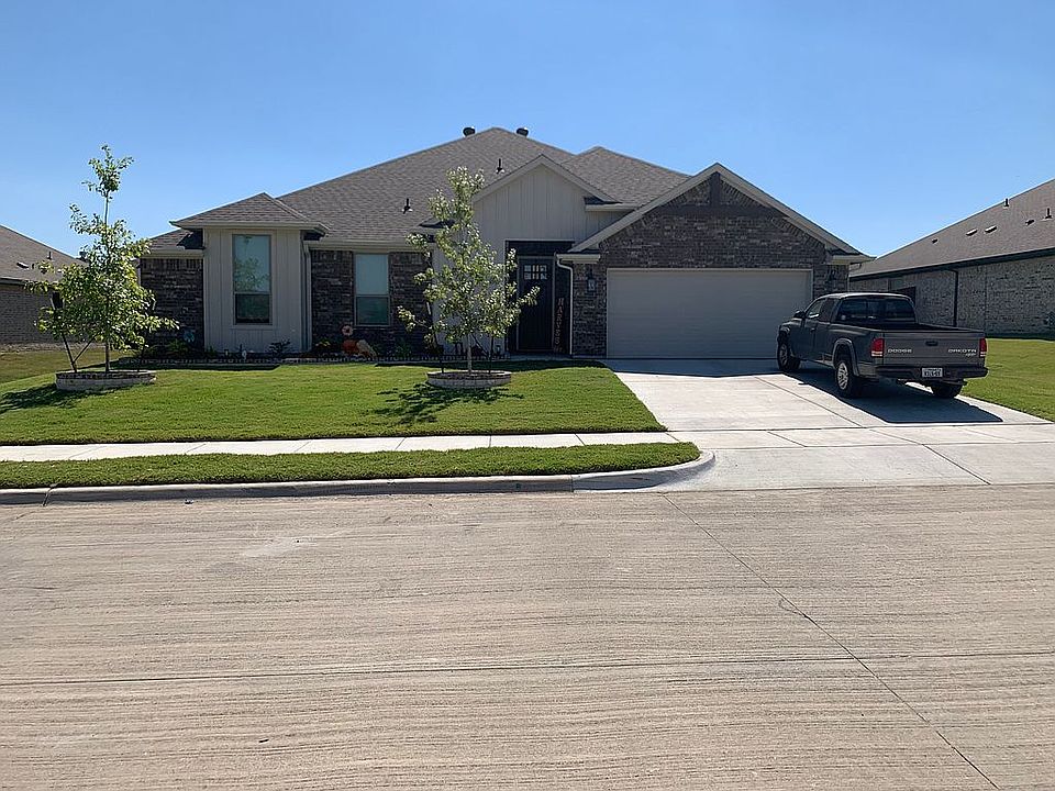 2nd image of 629 Steerman Ct