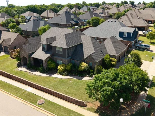 2017 Providence Dr, Norman, OK 73071