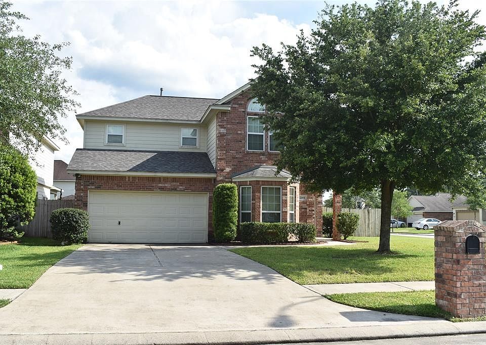 1st image of 12931 Pine Woods St