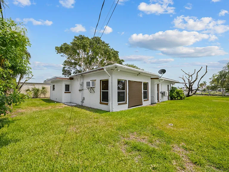 485 N Shore Dr — Photo 8