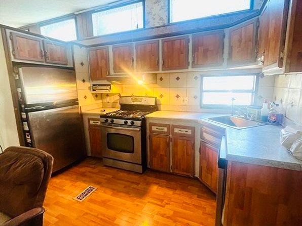 103 Edbert St, Chicopee, MA 01020