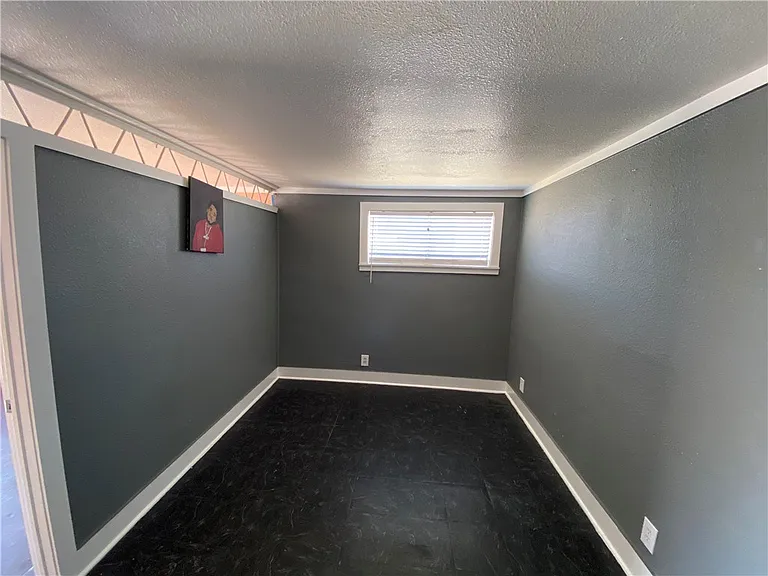 1525 Lazy Ln — Photo 4
