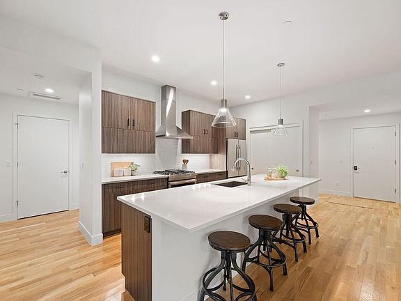 4th image of 630 Terrace Ave #B