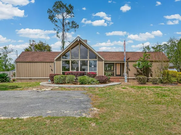 805 Par St, Douglas, GA 31533