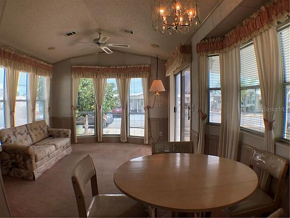 4th image of 307 Pansy St