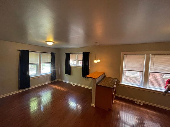 4th image of 5043 Alaska Ave #A