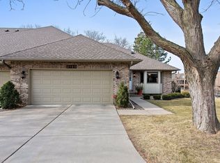 2195 Ferris Ln, Roseville, MN 55113