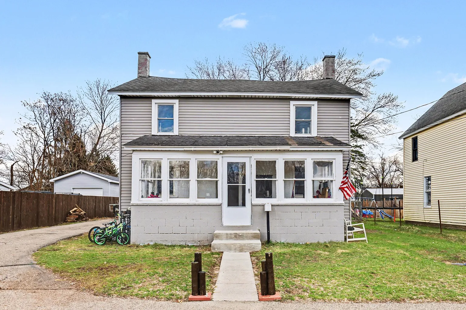 216 N Wilmott St photo 1