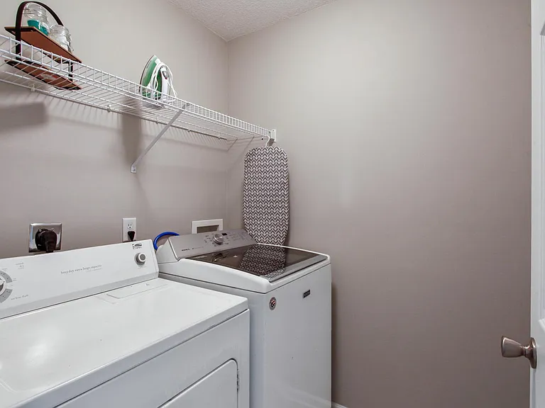 777 King George Blvd #52 — Photo 11