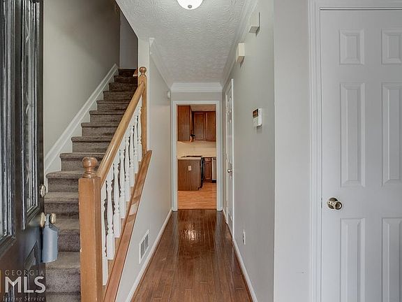 4th image of 890 Meadowsong Cir