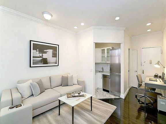 2nd image of 322 W 14th St APT 5C