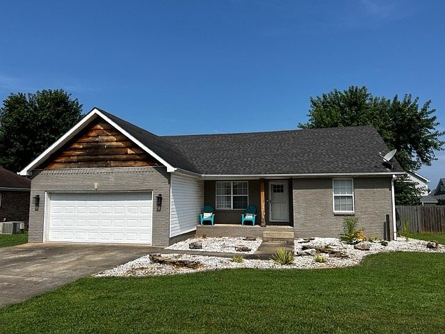 1st image of 152 Brookfield Cir