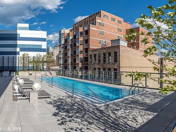 5th image of 737 W Cornelia Ave #1112